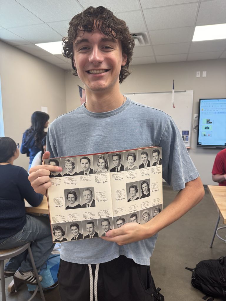 Current Tyler Legacy students finding older relatives in past yearbooks