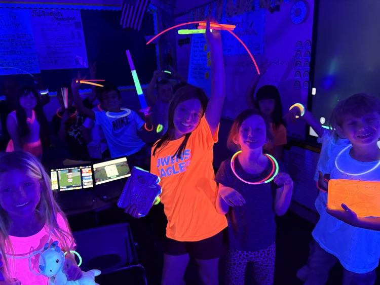kids enjoying glow day