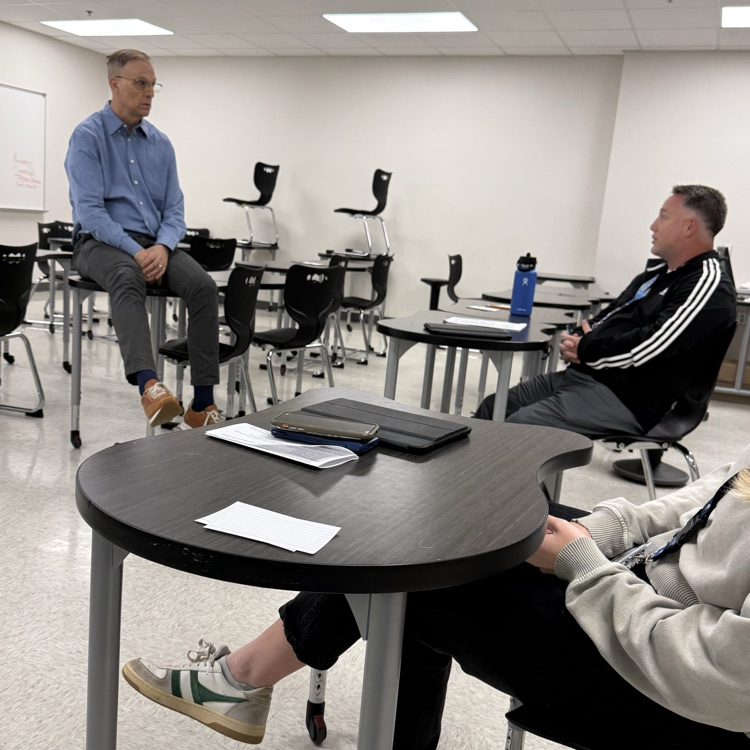 teachers having discussion