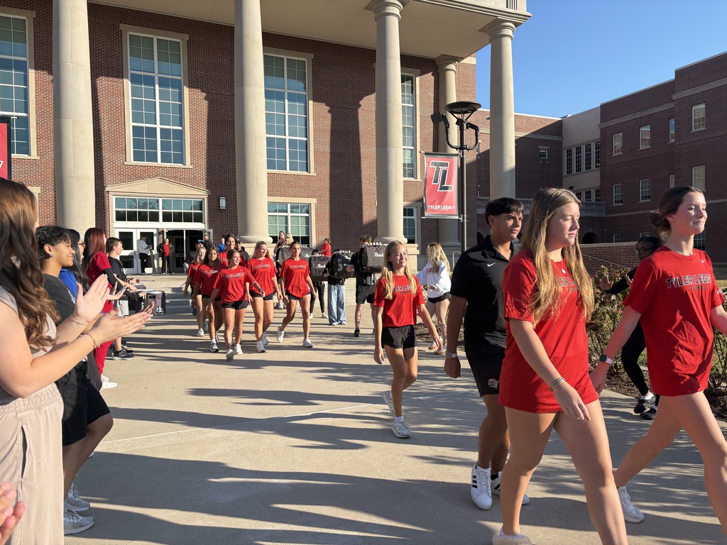 Tyler Legacy Varsity Tennis at their send off for regional quarterfinals