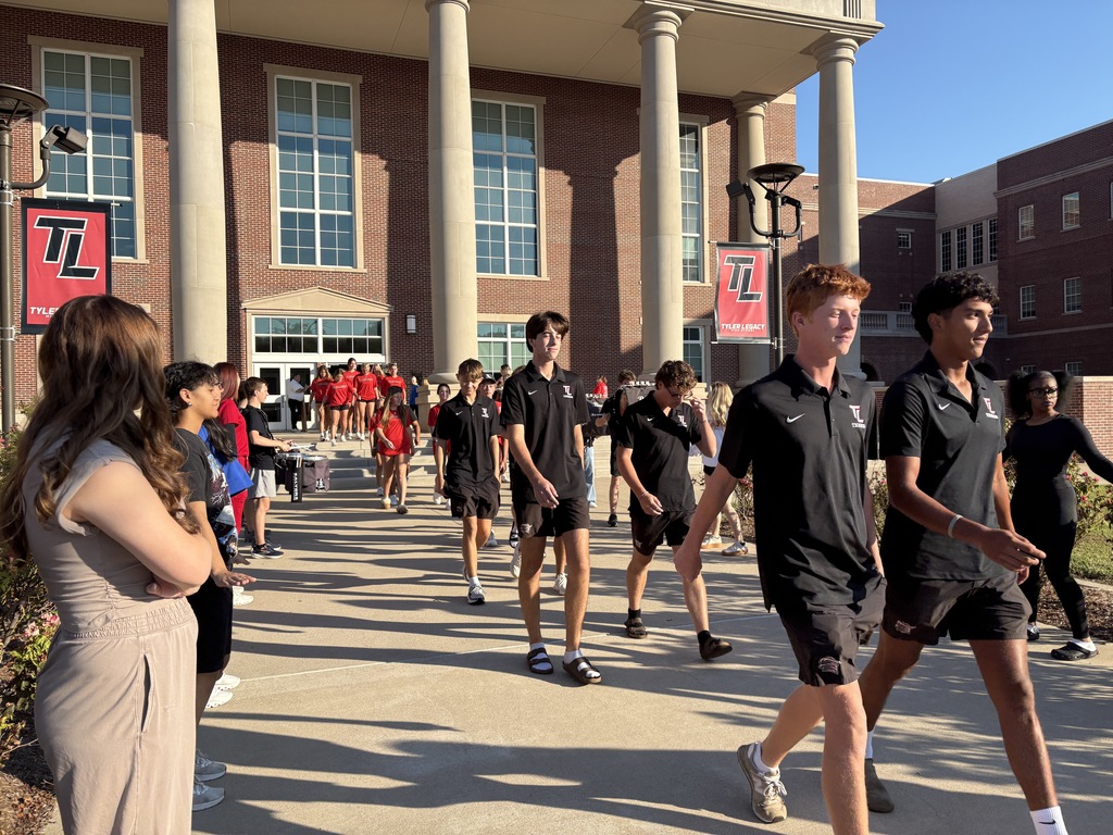 Tyler Legacy Varsity Tennis at their send off for regional quarterfinals