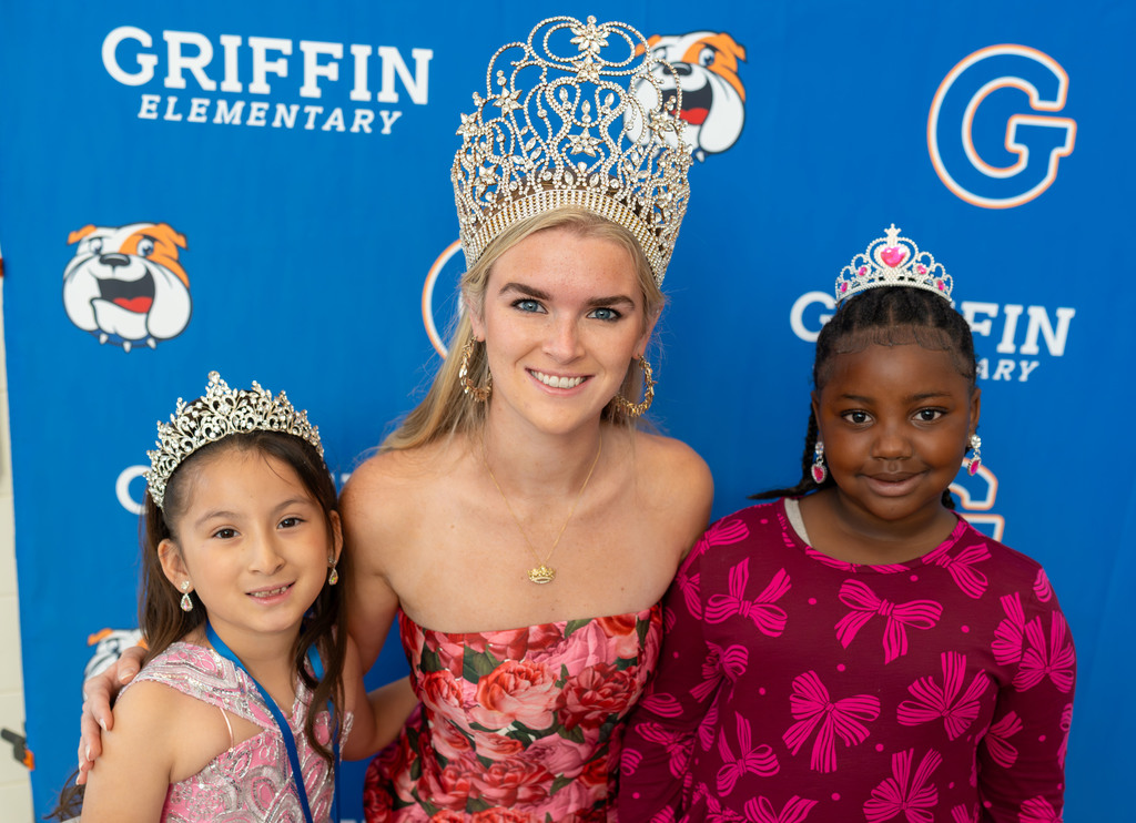 Texas Rose Festival Queen Avery Craft Armstrong smiles with. 2nd princesses