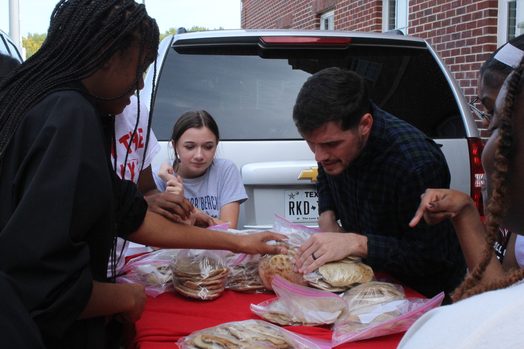 Coach Macias and Mr. McHann's class making fajitas