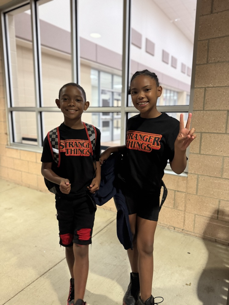 students dressed as twins