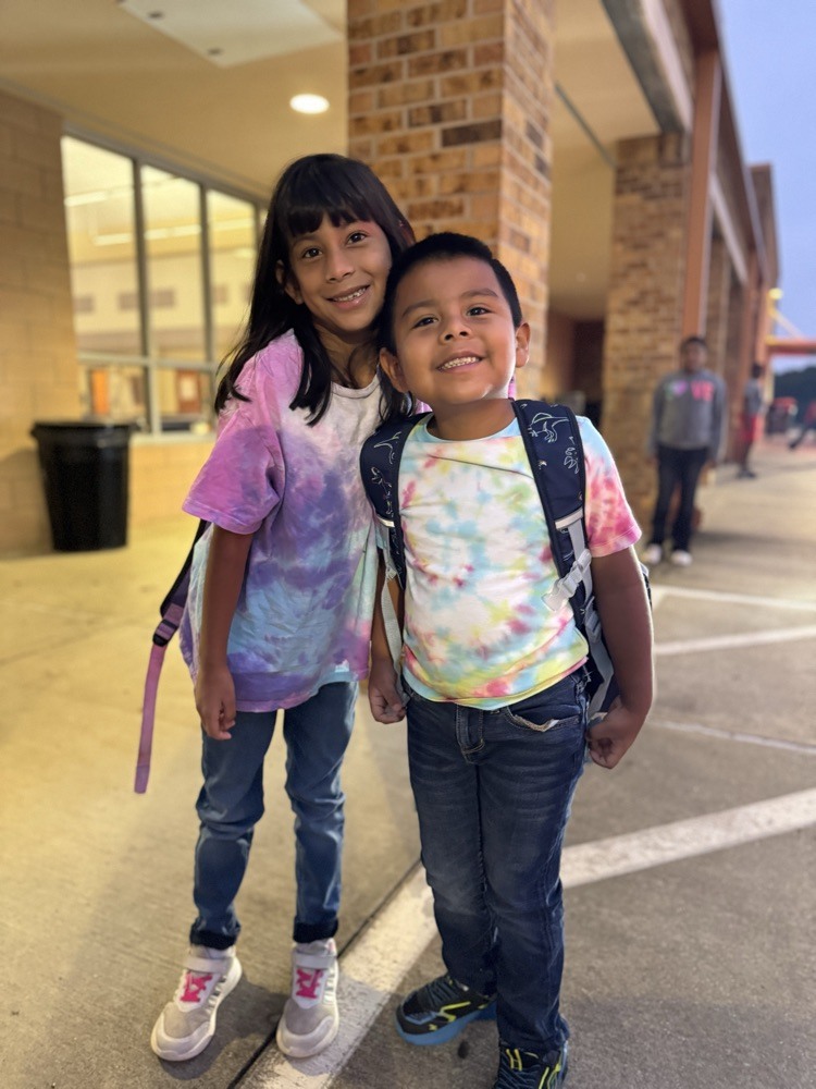 students dressed as twins
