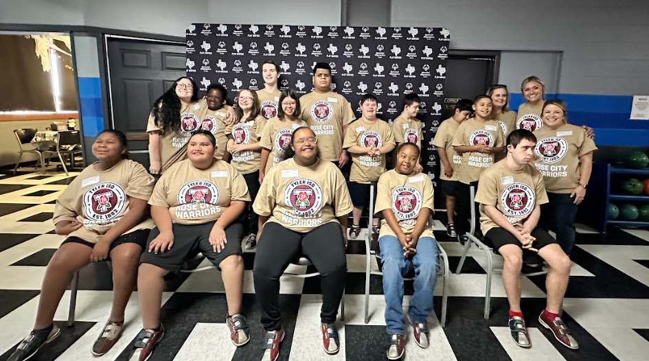 Rose City Warriors smiling after all athletes brought home a medal at the Special Olympics Area Bowling Tournament.