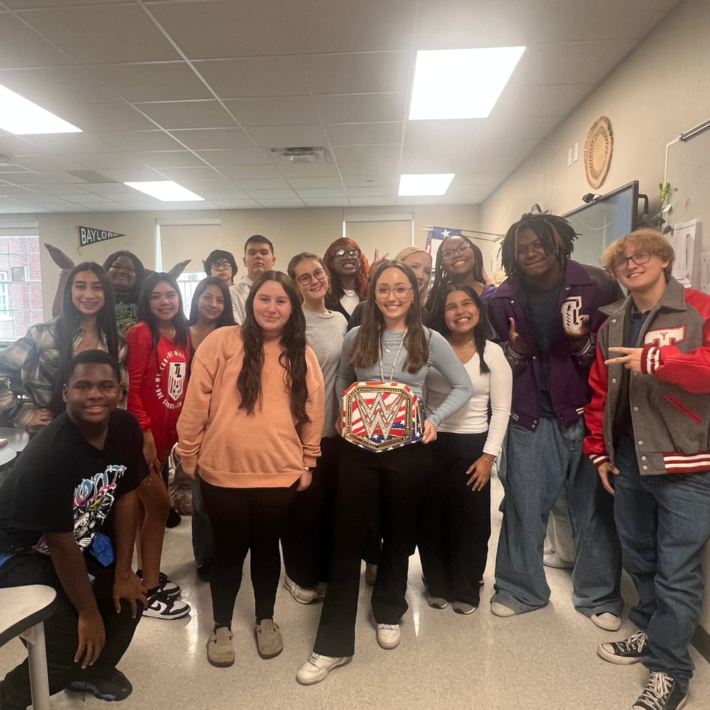 Tyler Legacy's Ms. Thompson with her students