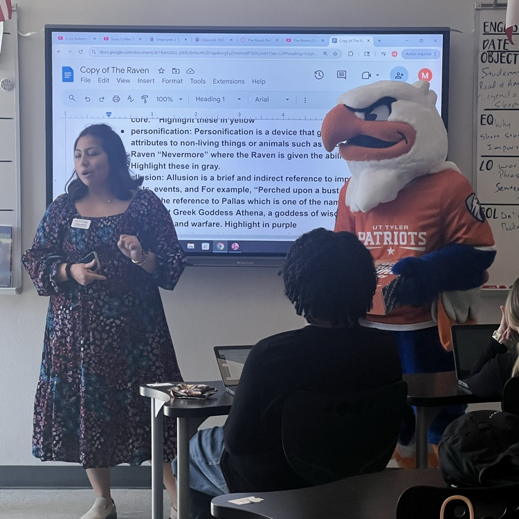 swoops mascot from uttyler