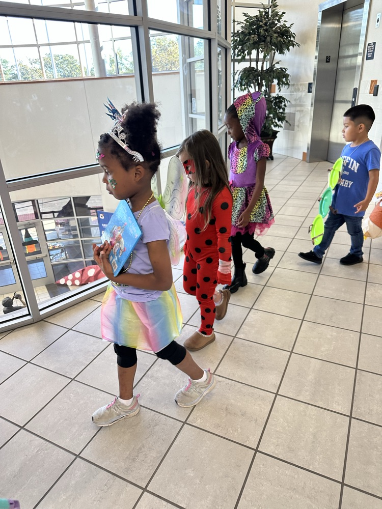 book character parade 