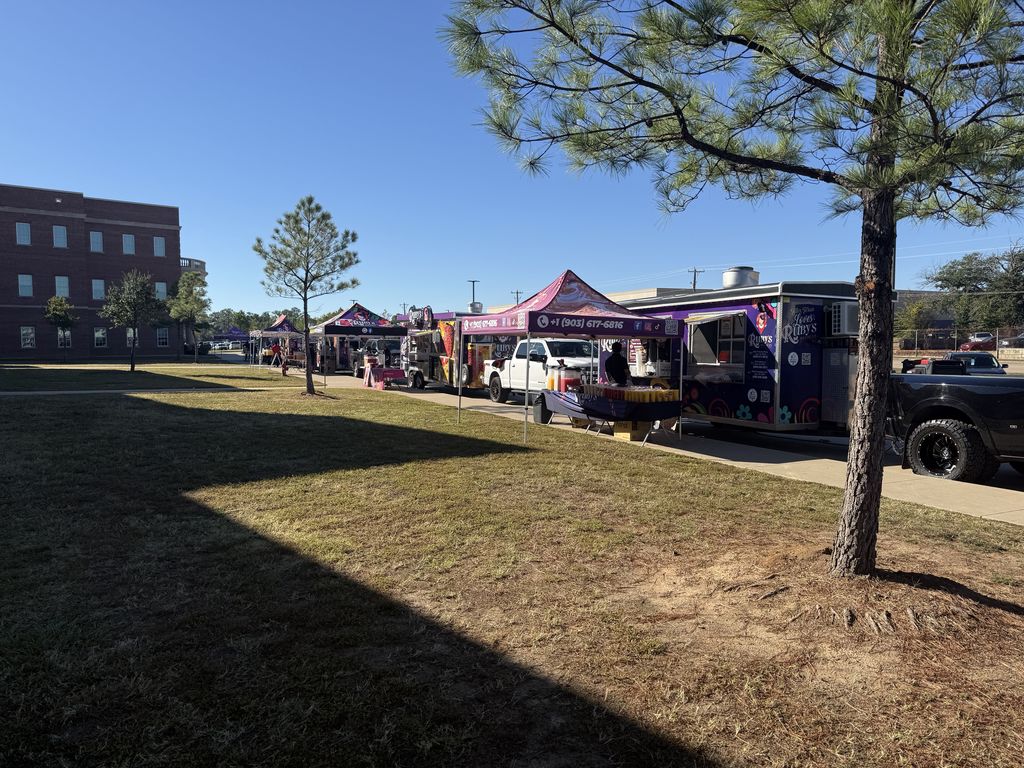 🌮 A huge THANK YOU to Ruby’s for bringing out your taco trucks for our Student Appreciation Day! Our students and staff absolutely loved getting to enjoy Ruby’s famous tacos and delicious diblados. You made the day extra special! 🙌💙