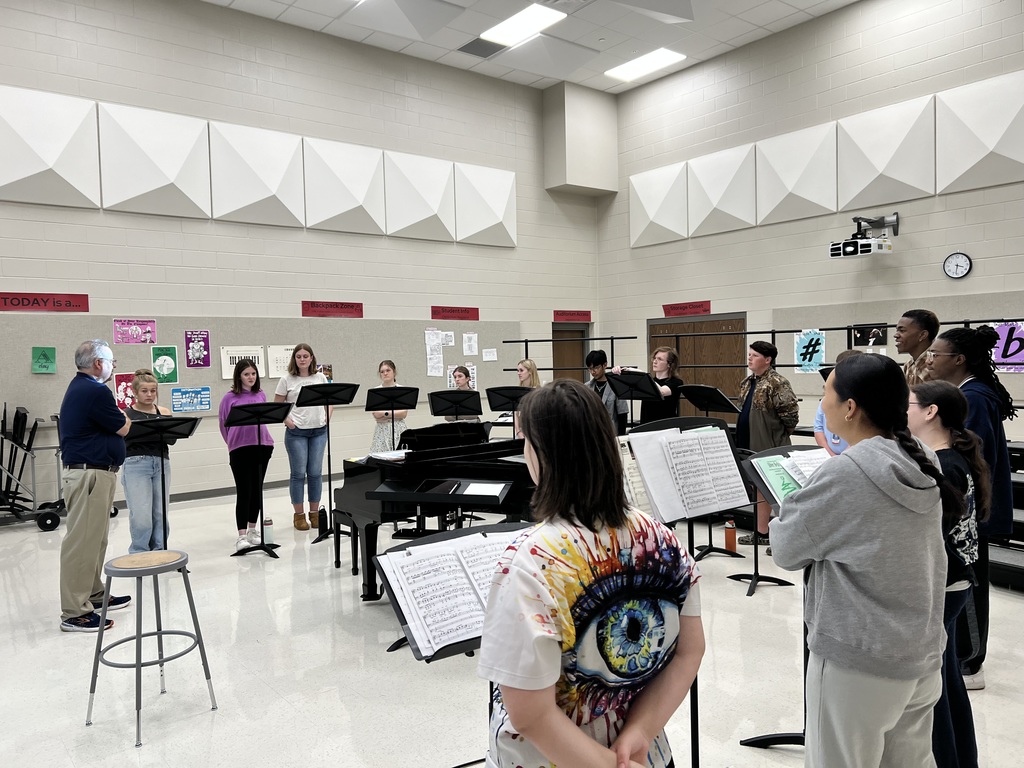 Earlier this week, our advanced choir, “Good Vibrations” had the chance to work with Dr. Cameron Rose, Director of Choral Activities from UT Tyler.
