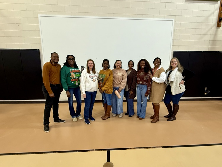 🍬✨ Sweet Days at Our School! ✨🍬 Our teachers went all out for Gingerbread Day and Candy Cane Day!