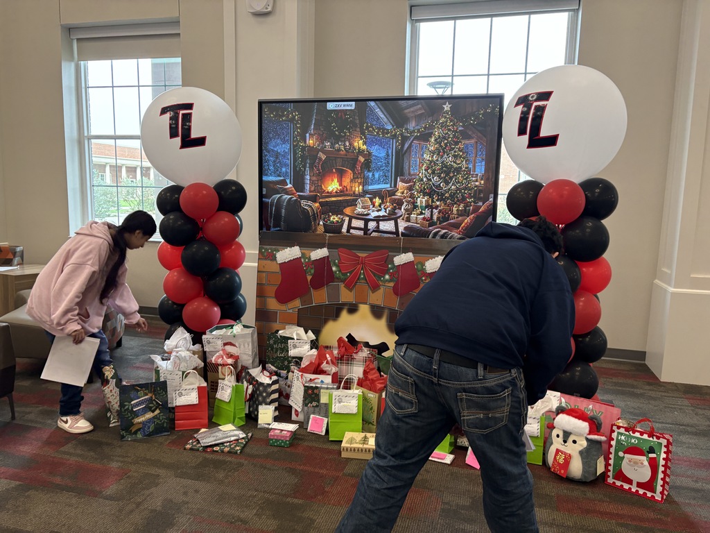 🎅 Santa Visited Tyler Legacy! 🎅 Our Santa Letter Event was a huge success thanks to the holiday spirit of our students and staff! ✨ 313 letters were sent to Santa this year (with 17 students admitting they’ve been naughty 😉). Three students even wrote more than one letter—hoping to make the nice list twice! 🎁 Santa delivered gifts to over 35 students from their wish lists, spreading joy across campus. A BIG thank you to Mr. Nguyen for leading this tradition and keeping the Christmas spirit alive at Tyler Legacy! And thank you to everyone who participated and made this event magical. Wishing everyone a Merry Christmas and a joyful holiday season!