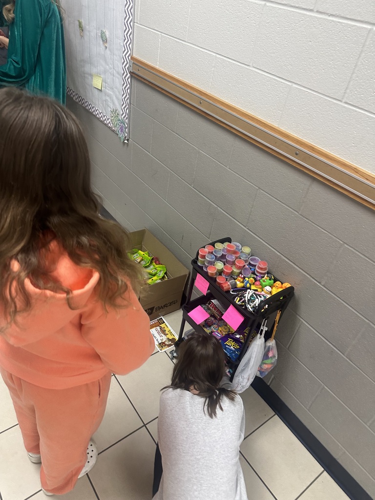 5th Grade during a raffle.