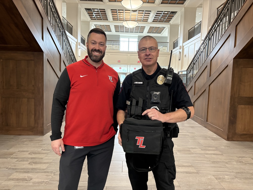 💙 Happy National Law Enforcement Appreciation Day! 💙 Today we want to give a huge THANK YOU to our Tyler Legacy School Resource Officers — Officer Westbrook, Officer Deaver, Officer Bell, and Officer Meisner. We are so grateful for the dedication, care, and commitment you show every single day to keep our campus safe and secure. Your presence makes a difference, and we truly appreciate all that you do for our students, staff, and community. We are lucky to have you! 🚓👮‍♂️👮‍♀️