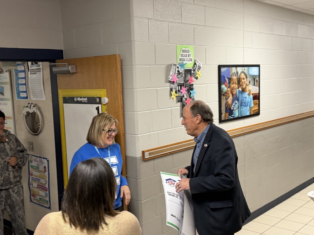 Teacher receiving a Grant for Great Ideas from the Tyler ISD Foundation. 