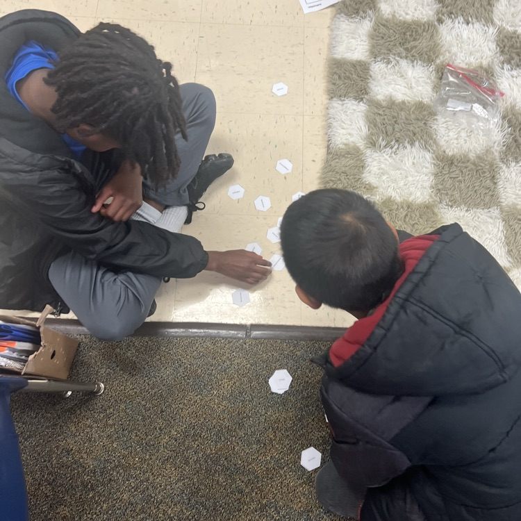 Student students working collaboratively