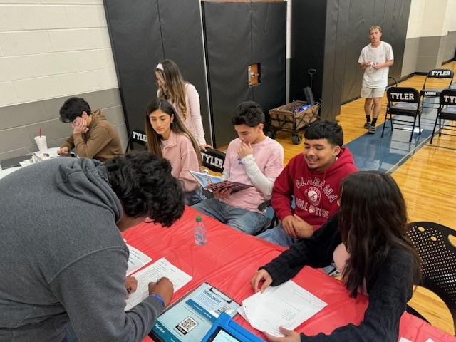people donating blood