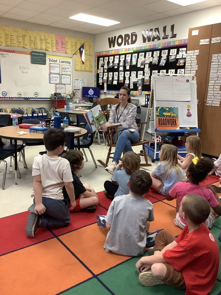 Kindergarten students making salsa.