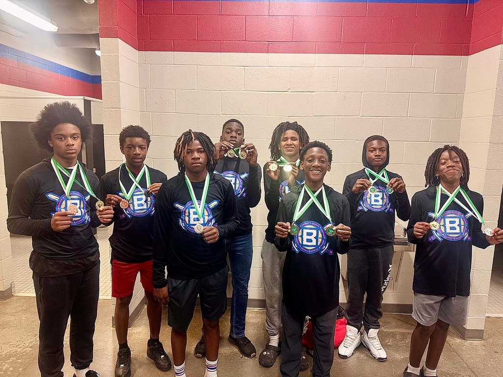 7th Grade Medalists at the Lobo Relays!