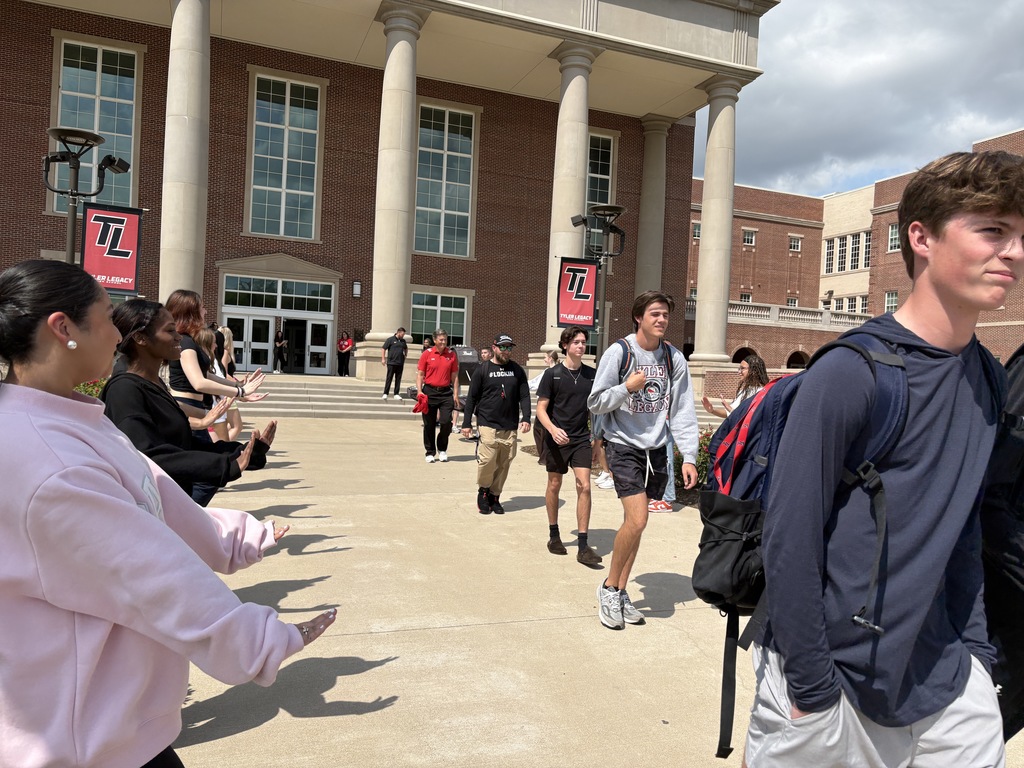 Tyler Legacy's girl and boy golf teams at their senfoff for district tournament