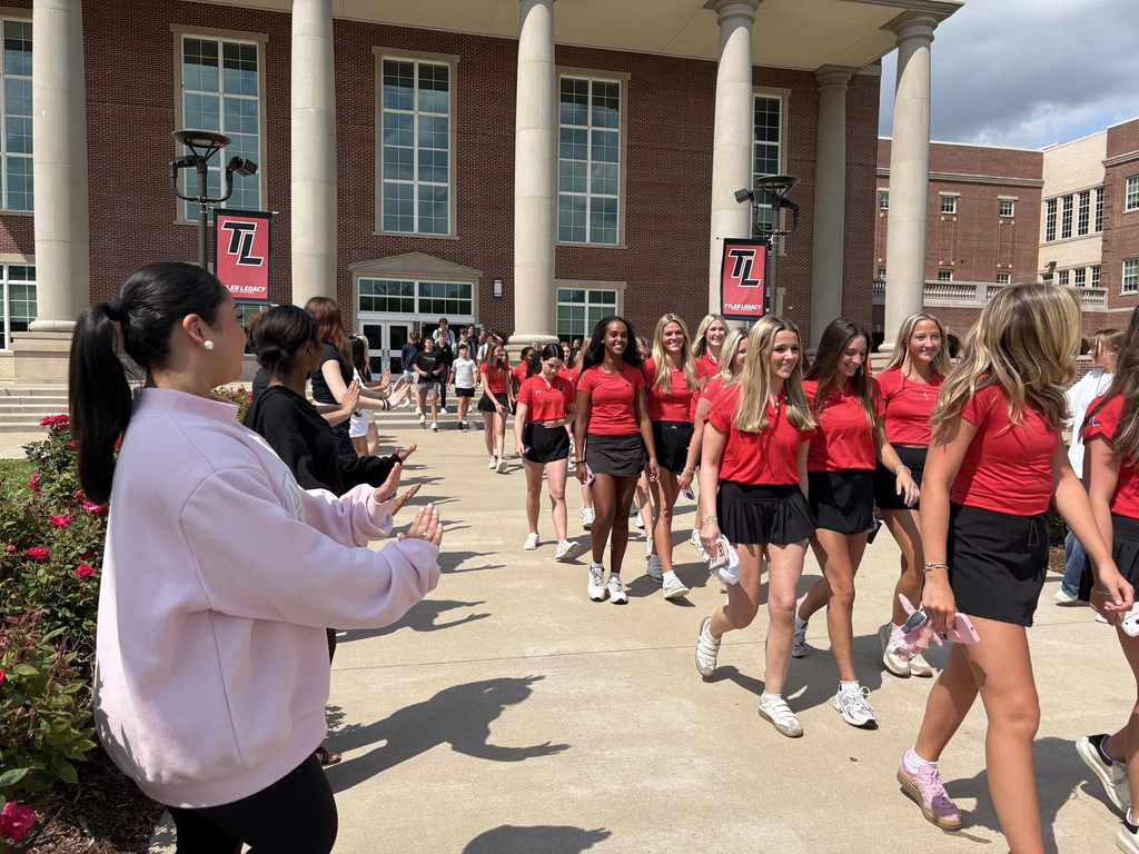 Tyler Legacy's girl and boy golf teams at their senfoff for district tournament