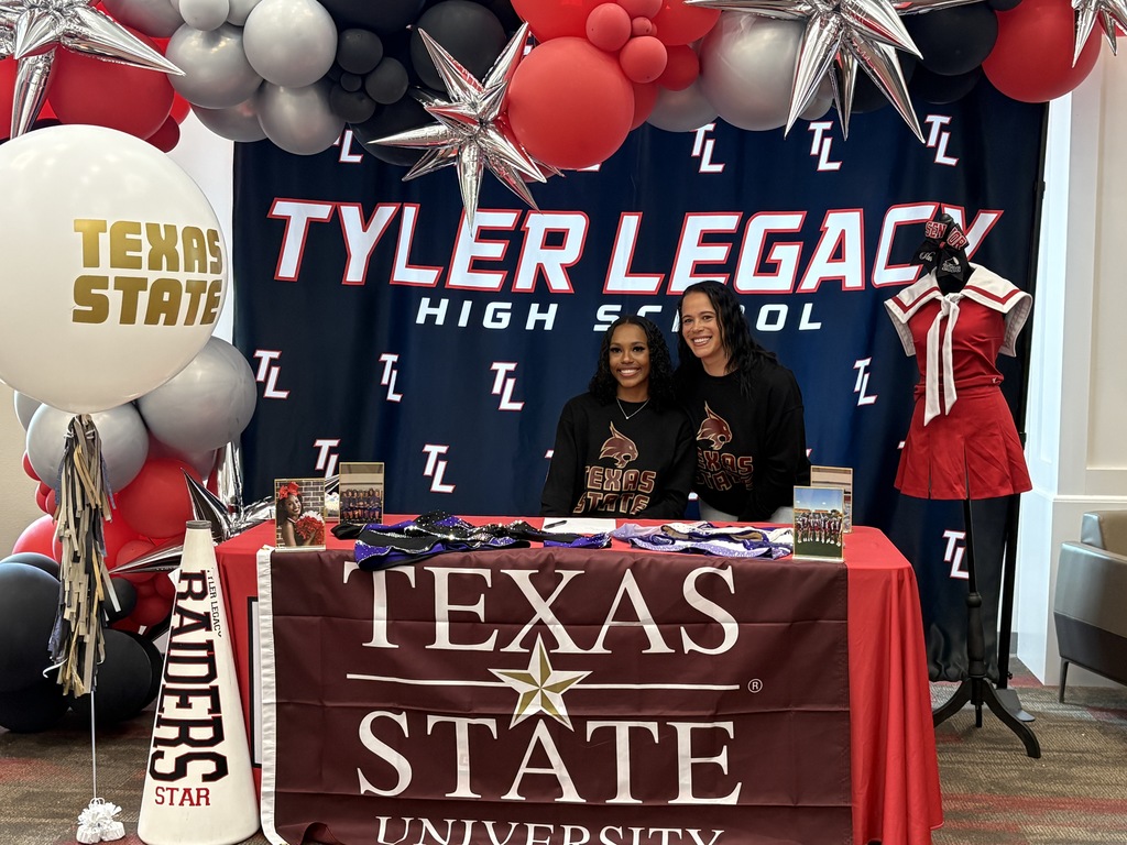 Tyler Legacy's Star Johnson and her mom at her collegiate signing 