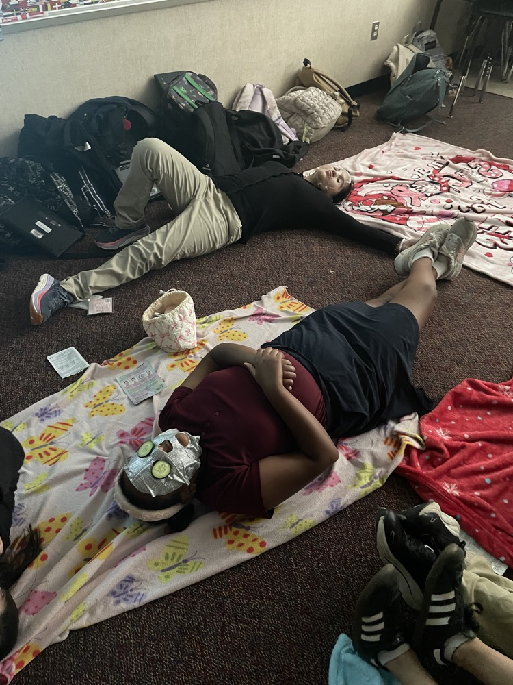 cucumbers on kids eyes