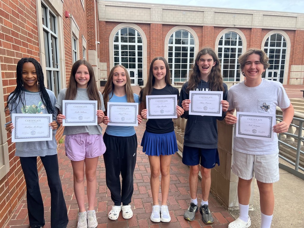 Miss Kohlleffel’s 7th grade showed up and showed out at JR VASE art competition—bringing home 56 Gold & Platinum medals 🏅 Way to represent the Three Lakes Gators!