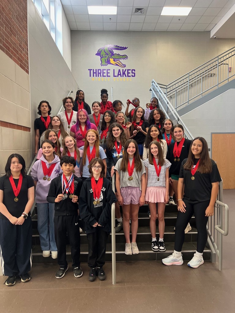 Miss Kohlleffel’s 7th grade showed up and showed out at JR VASE art competition—bringing home 56 Gold & Platinum medals 🏅 Way to represent the Three Lakes Gators!