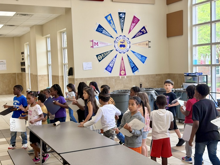 students looking around cafeteria 