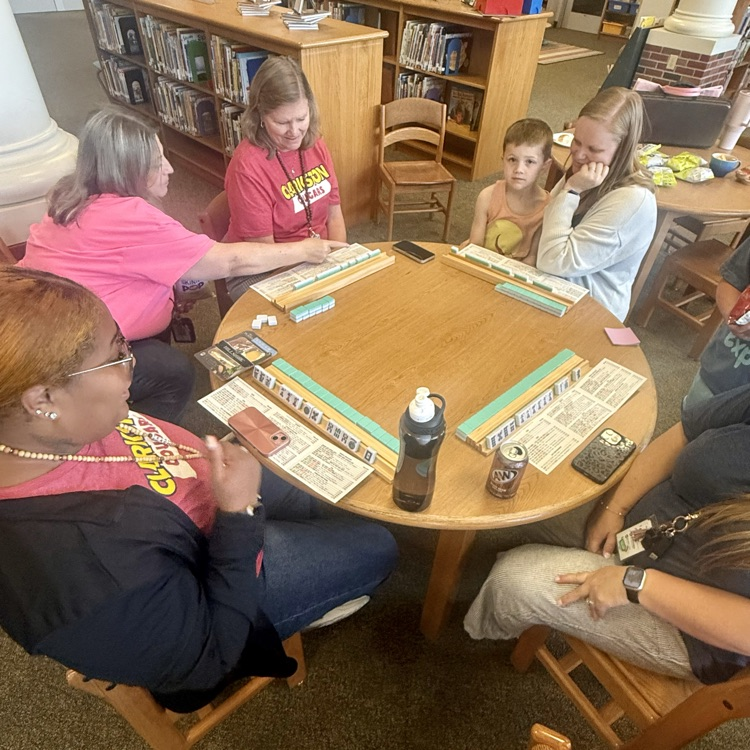 Teachers playing mah-jongg