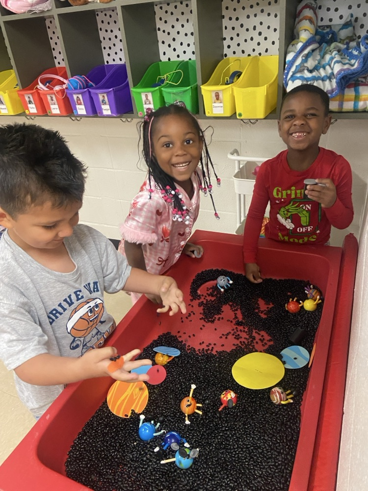 kids doing space activities