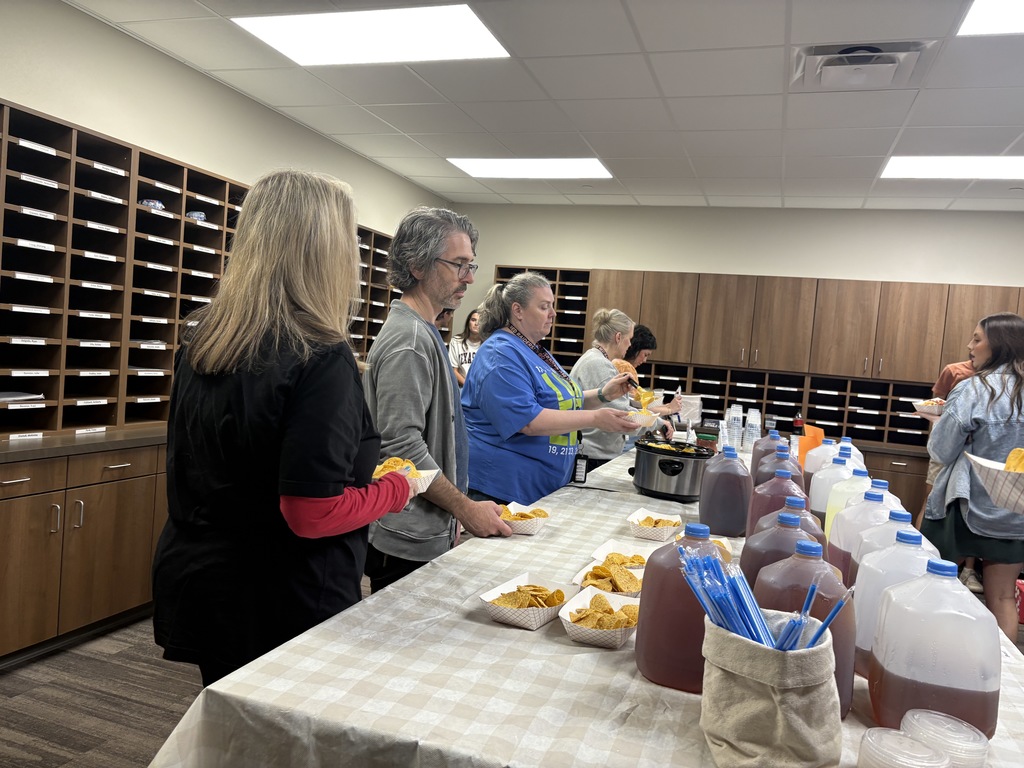 Tyler Legacy staff getting nachos from PTA