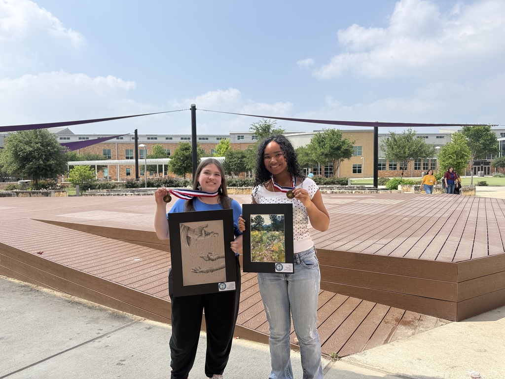 Leah wang and Kenadi Carmicheal with their Vase medals