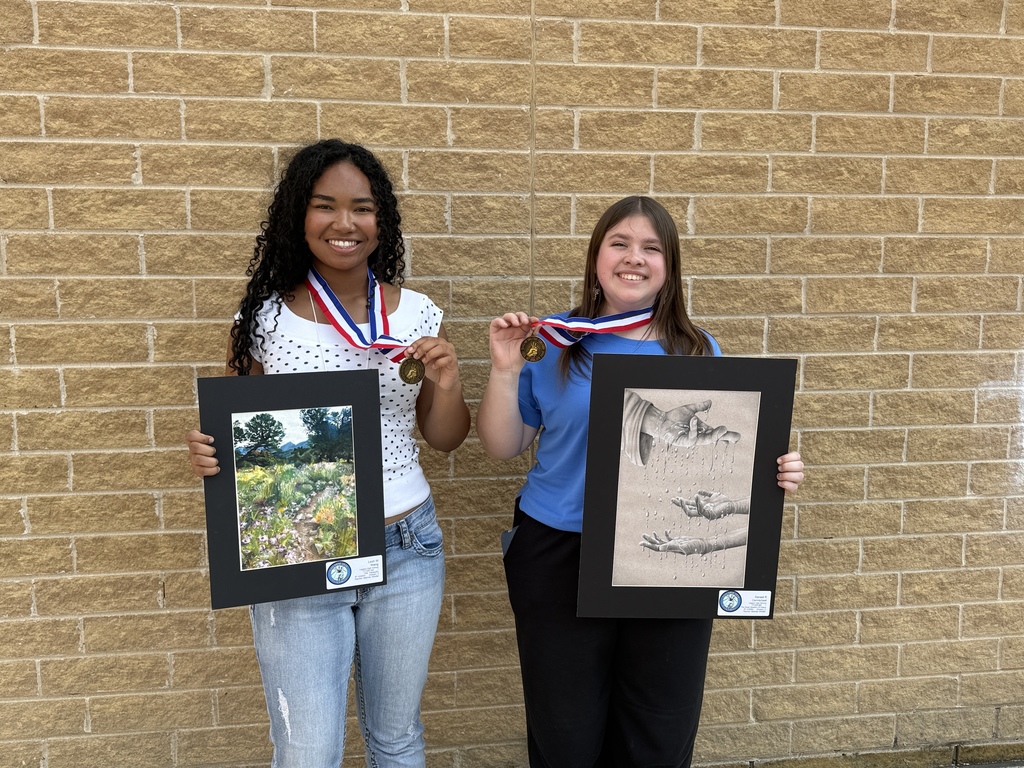 Leah wang and Kenadi Carmicheal with their Vase medals