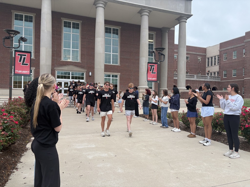 Tyler Legacy Varsity Baseball for their sendoff to game 1 against Wylie East