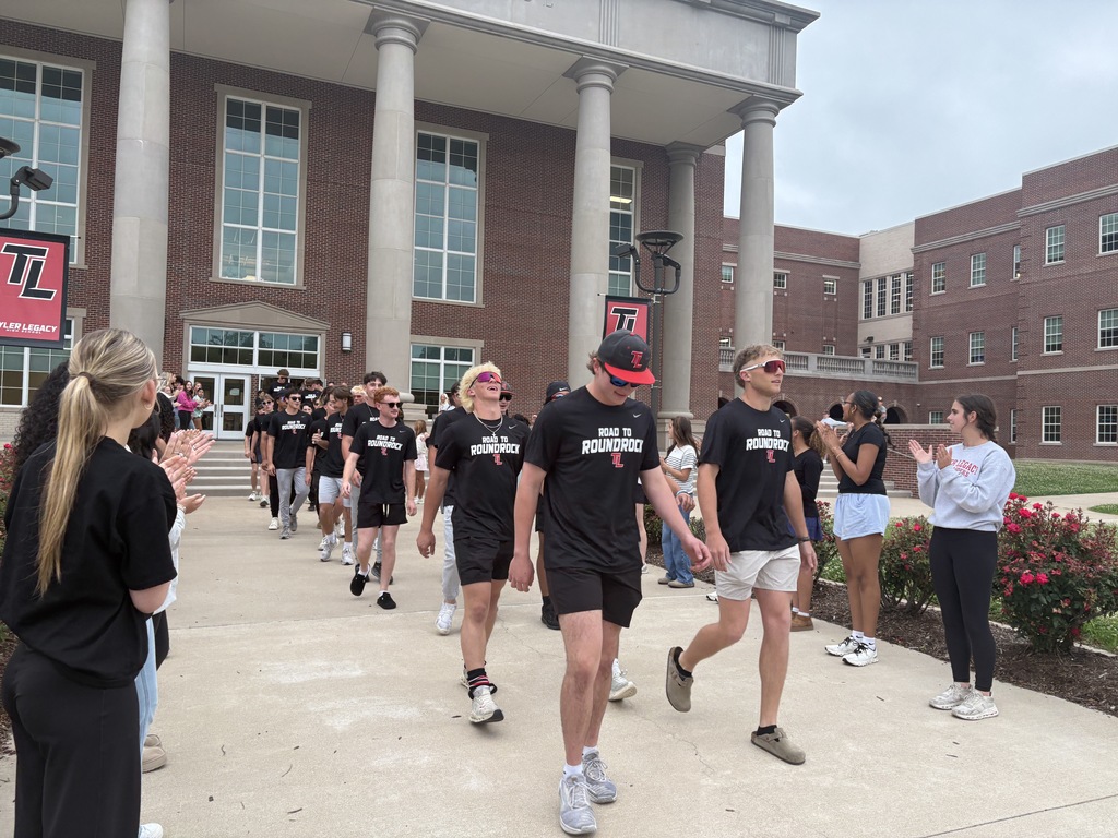 Tyler Legacy Varsity Baseball for their sendoff to game 1 against Wylie East