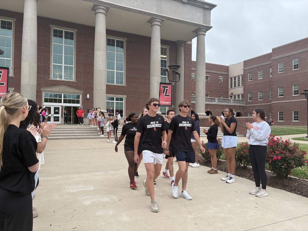Tyler Legacy Varsity Baseball for their sendoff to game 1 against Wylie East