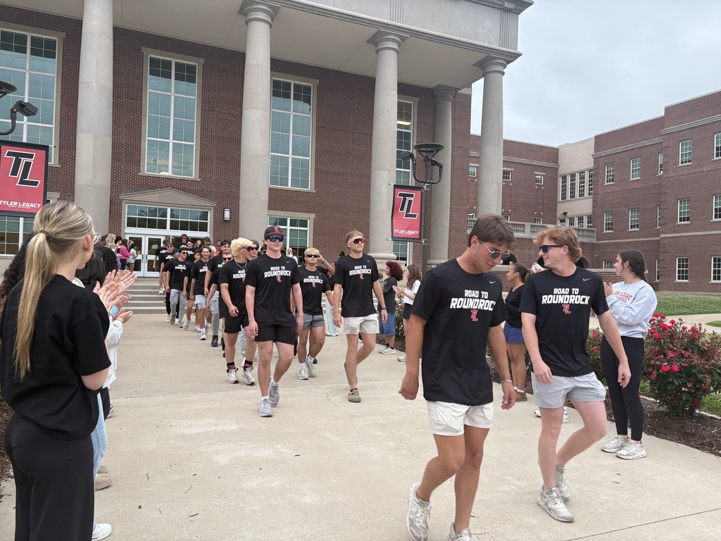 Tyler Legacy Varsity Baseball for their sendoff to game 1 against Wylie East