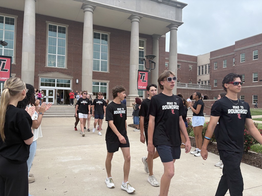 Tyler Legacy Varsity Baseball for their sendoff to game 1 against Wylie East