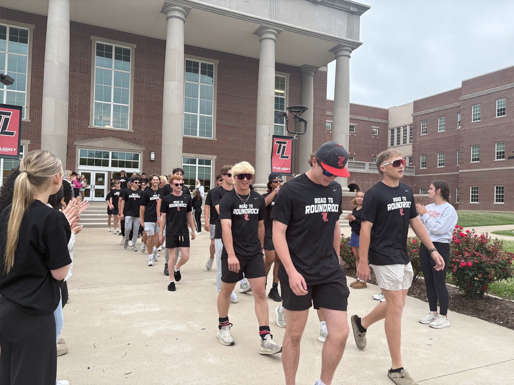Tyler Legacy Varsity Baseball for their sendoff to game 1 against Wylie East