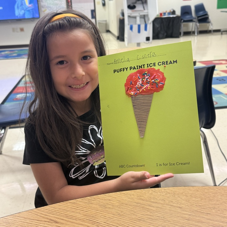 students doing a puffy paint ice cream craft