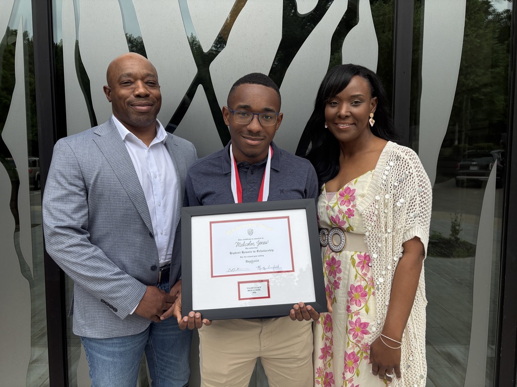 Tyler Legacy's Valedictorian and his parents