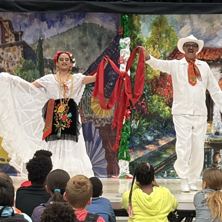 traditional Mexico, 2000 performance on stage