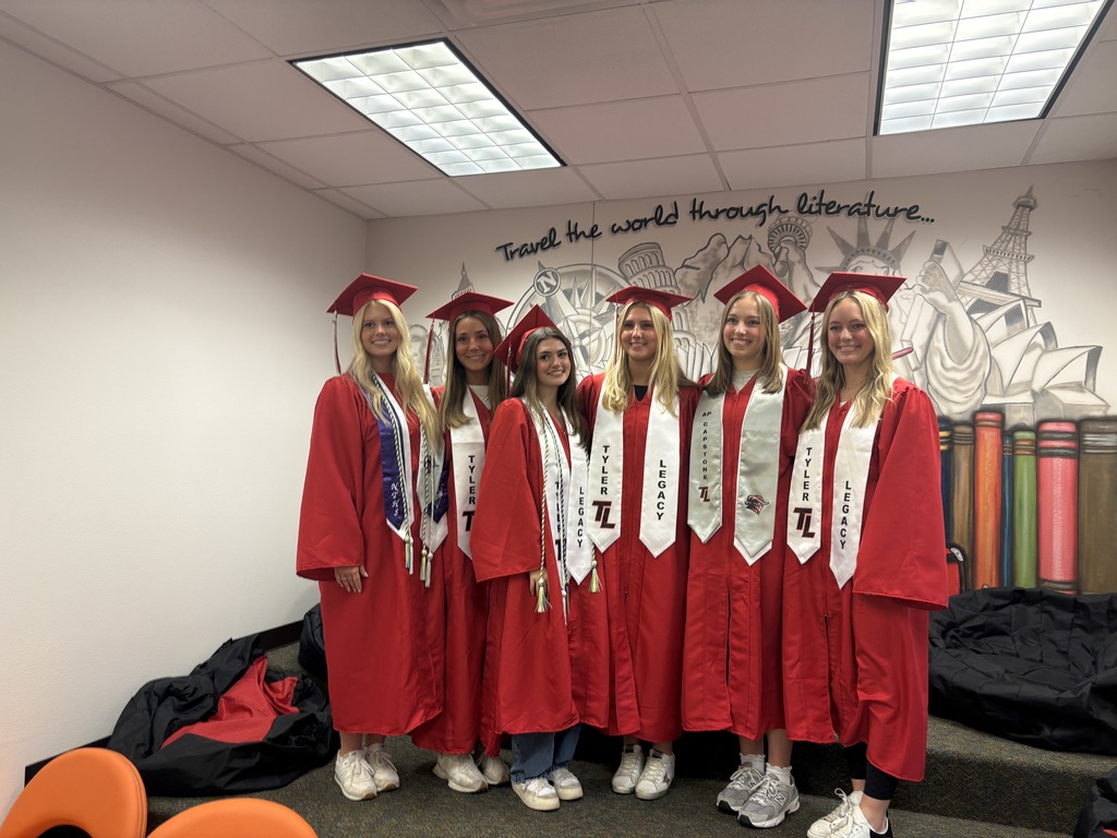 Tyler Legacy seniors at Woods ES for grad walks