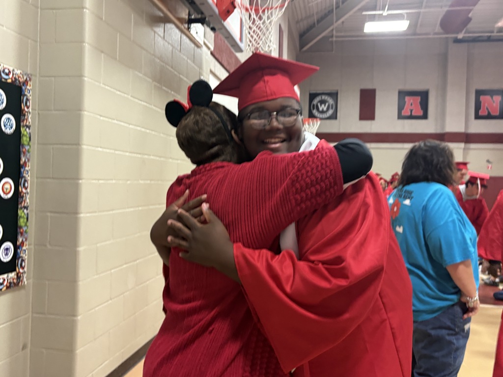 Tyler Legacy seniors at Woods ES for grad walks