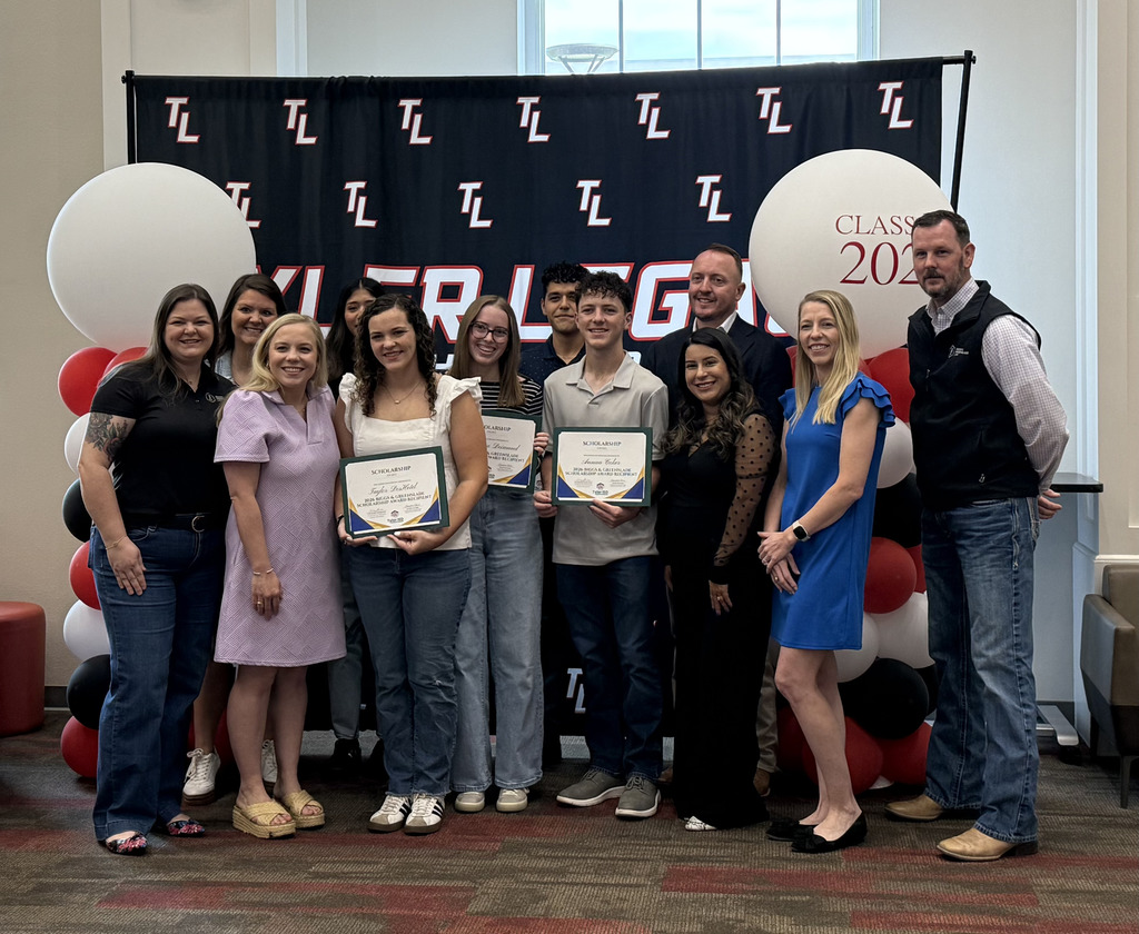 Tyler ISD seniors with their scholarship awards from TISD Foundation