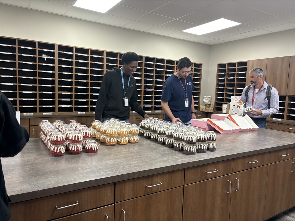 Tyler Legacy teachers getting bundt cakes