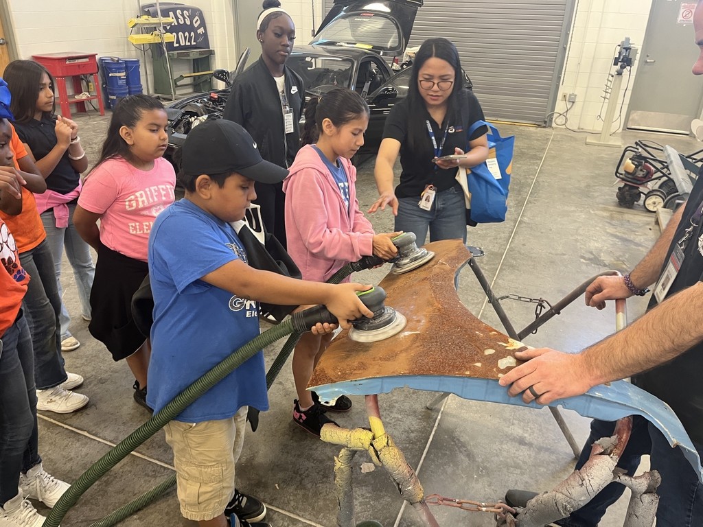 Griffin Elementary students visiting the Career & Technology Center